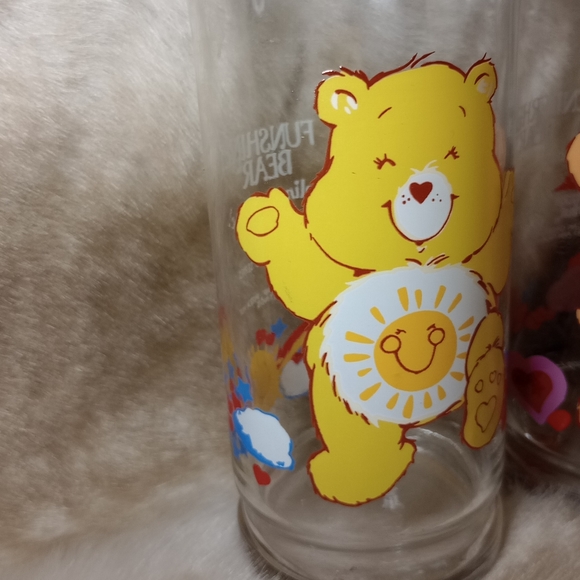 Vintage 1983 Care Bears Glasses Set of 2 Tenderheart Funshine Pizza Hut Limited - Picture 3 of 6